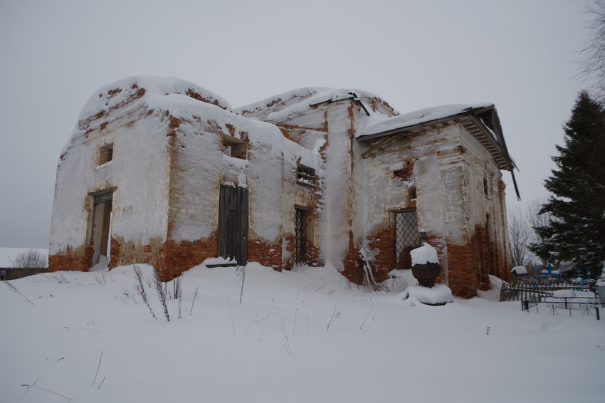 Калитинка (Погост). Церковь Михаила Архангела. общий вид в ландшафте