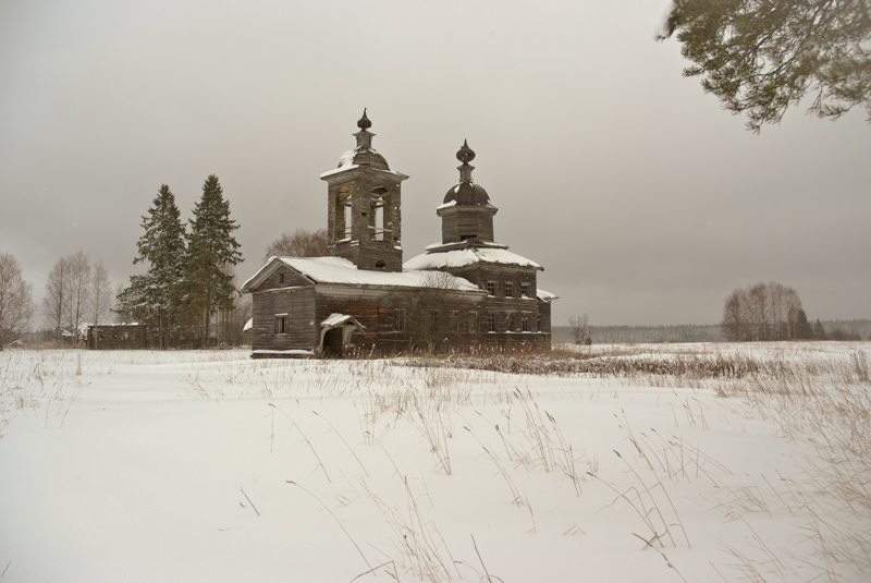 Наумовская (Замошье), урочище. Церковь Георгия Победоносца. общий вид в ландшафте
