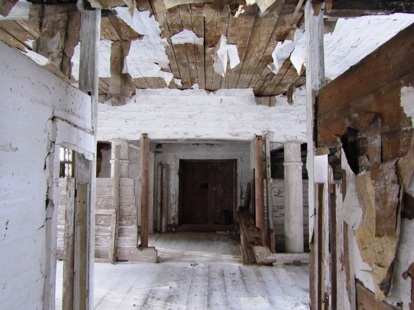 Церковь Георгия Победоносца, Наумовская (Замошье), урочище (Каргопольский район, Архангельская область). интерьер и убранство, трапезная, вид с востока