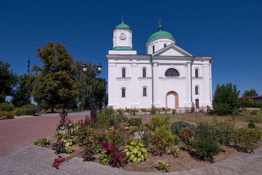 Собор Успения Пресвятой Богородицы, Канев (Черкасский район, Украина, Черкасская область). общий вид в ландшафте