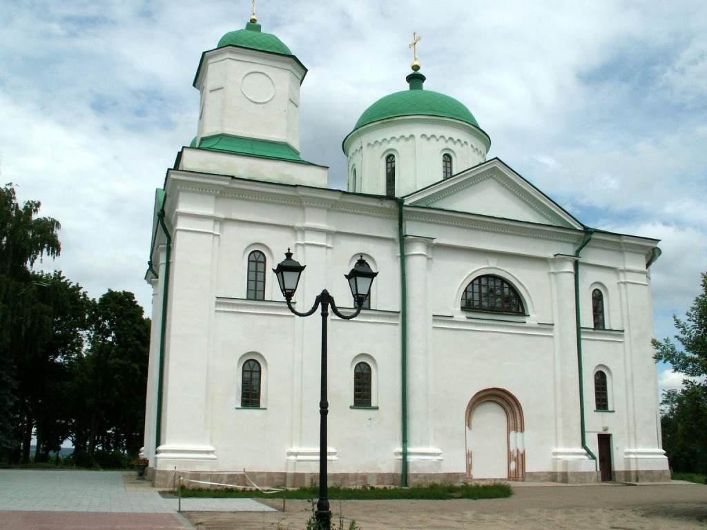 Собор Успения Пресвятой Богородицы, Канев (Черкасский район, Украина, Черкасская область). фасады