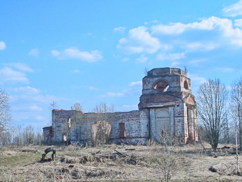 Старое. Церковь Успения Пресвятой Богородицы. фасады