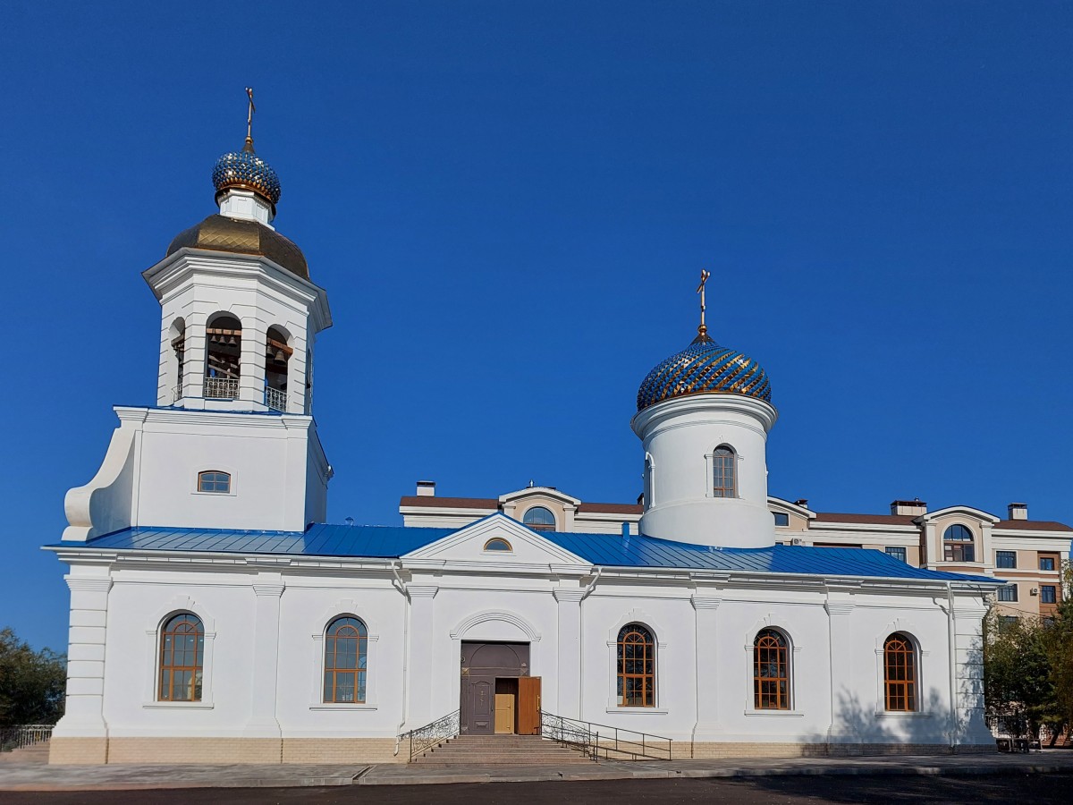 Оренбург. Собор Введения во храм Пресвятой Богородицы (новый). фасады