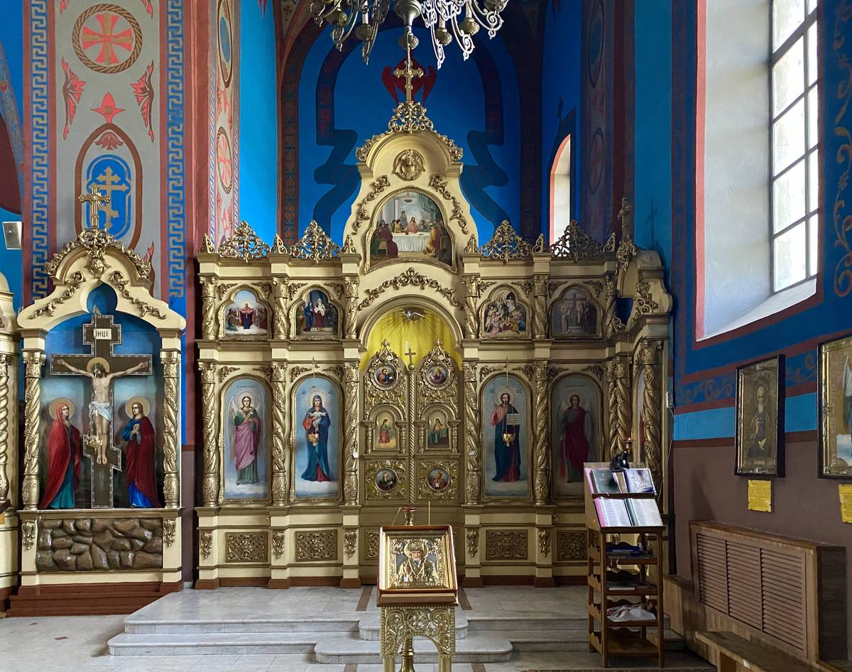 Правый придельный иконостас, интерьер и убранство. Церковь Михаила Архангела, Сорочинск (Сорочинский район, Оренбургская область)