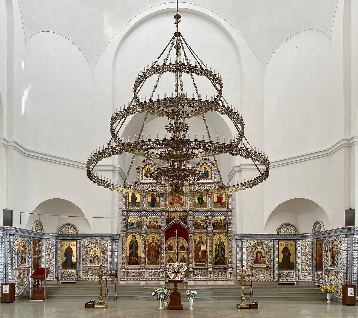 Интерьер, вид от входа, интерьер и убранство. Собор Казанской иконы Божией Матери (новый), Оренбург (Оренбург, город, Оренбургская область)