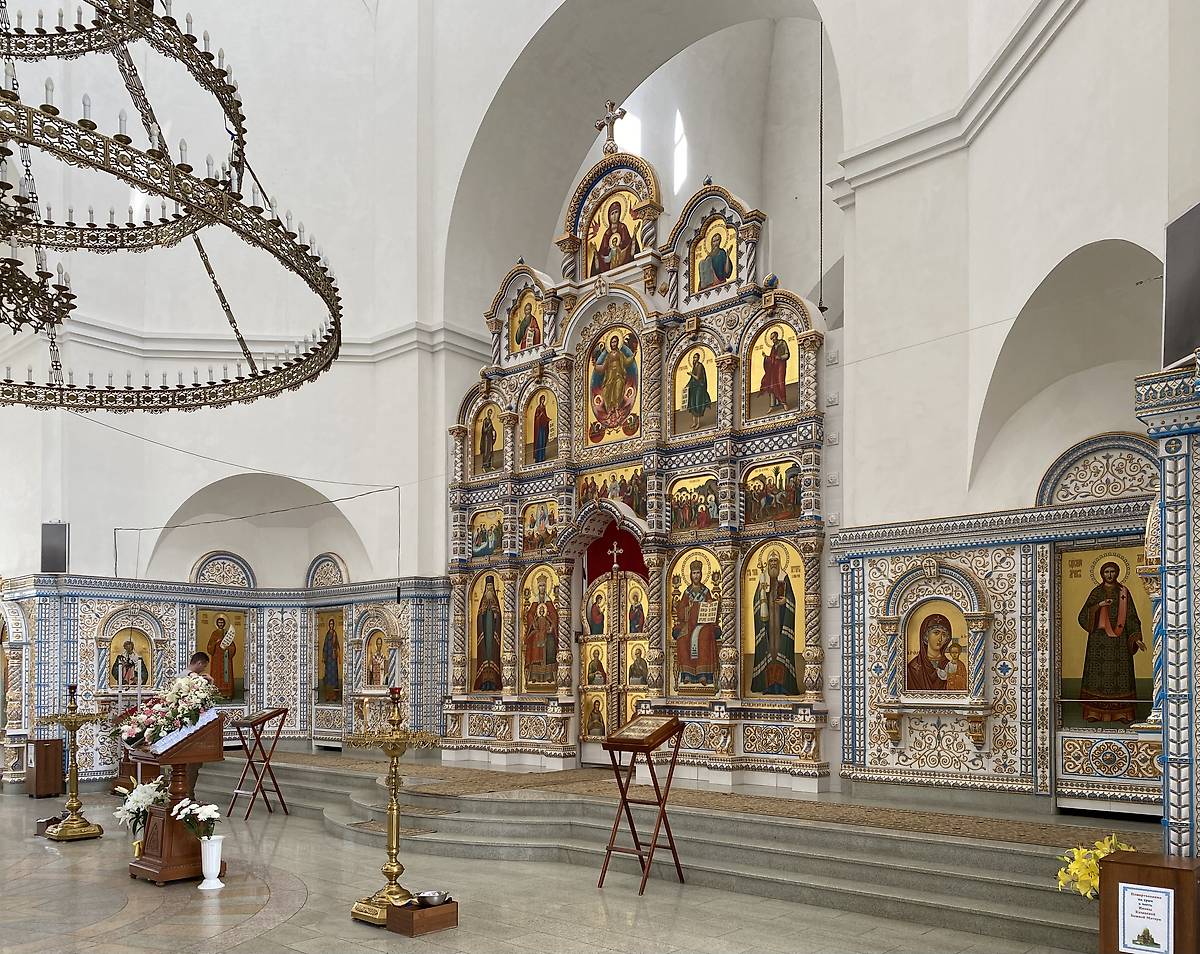 Центральный иконостас, интерьер и убранство. Собор Казанской иконы Божией Матери (новый), Оренбург (Оренбург, город, Оренбургская область)