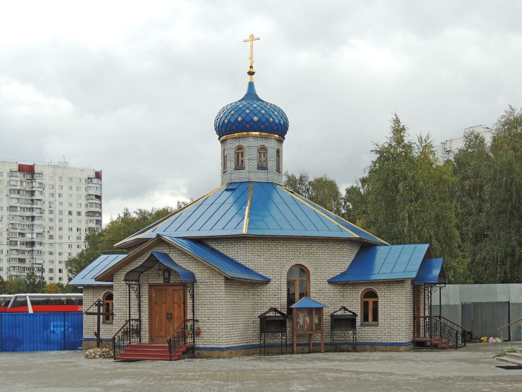 Орехово-Борисово Южное. Церковь Покрова Пресвятой Богородицы в Орехове-Борисове (старая). фасады