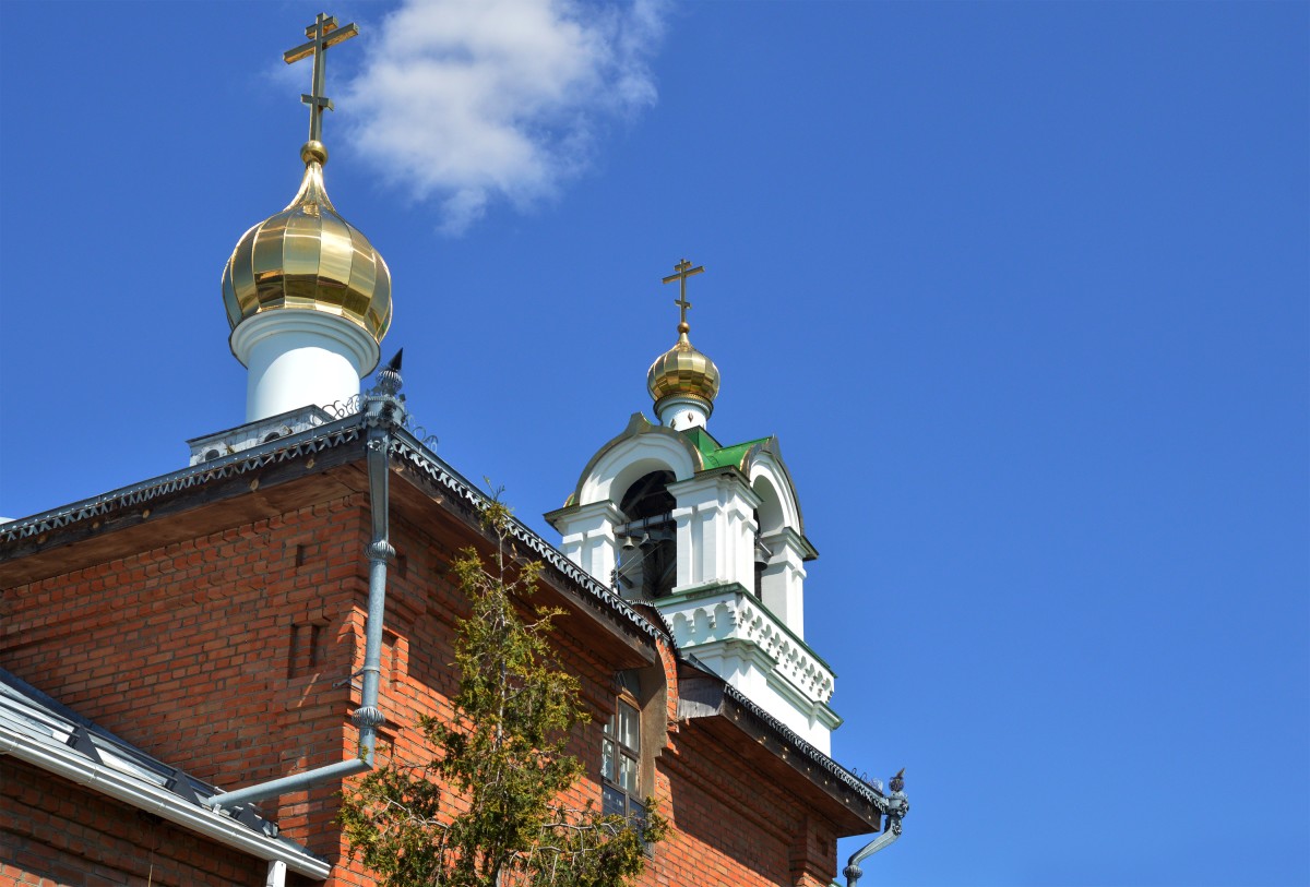 Церковь Михаила Архангела, Нововоронеж (Нововоронеж, город, Воронежская область). архитектурные детали, фасад церкви с видом на купола колокольни