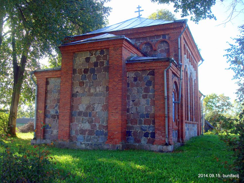 Лесковичи. Церковь Сергия Радонежского. общий вид в ландшафте