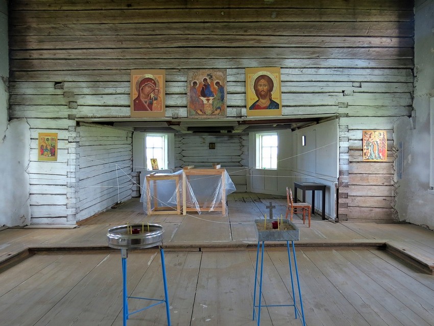Церковь Богоявления Господня, Поле (Есенская) (Онежский район, Архангельская область). интерьер и убранство