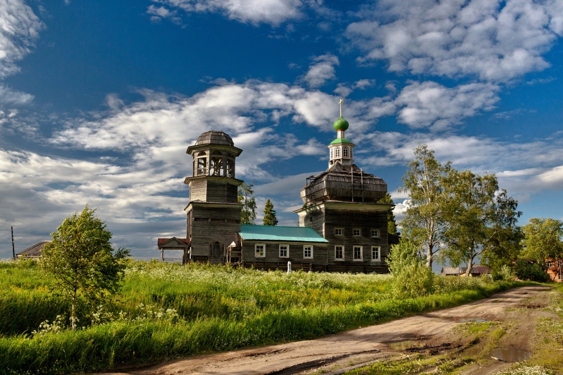 Поле (Есенская). Церковь Богоявления Господня. общий вид в ландшафте