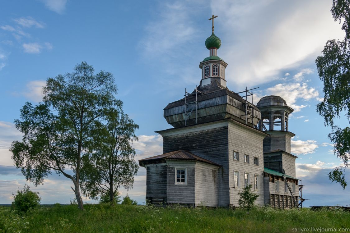 Поле (Есенская). Церковь Богоявления Господня. фасады