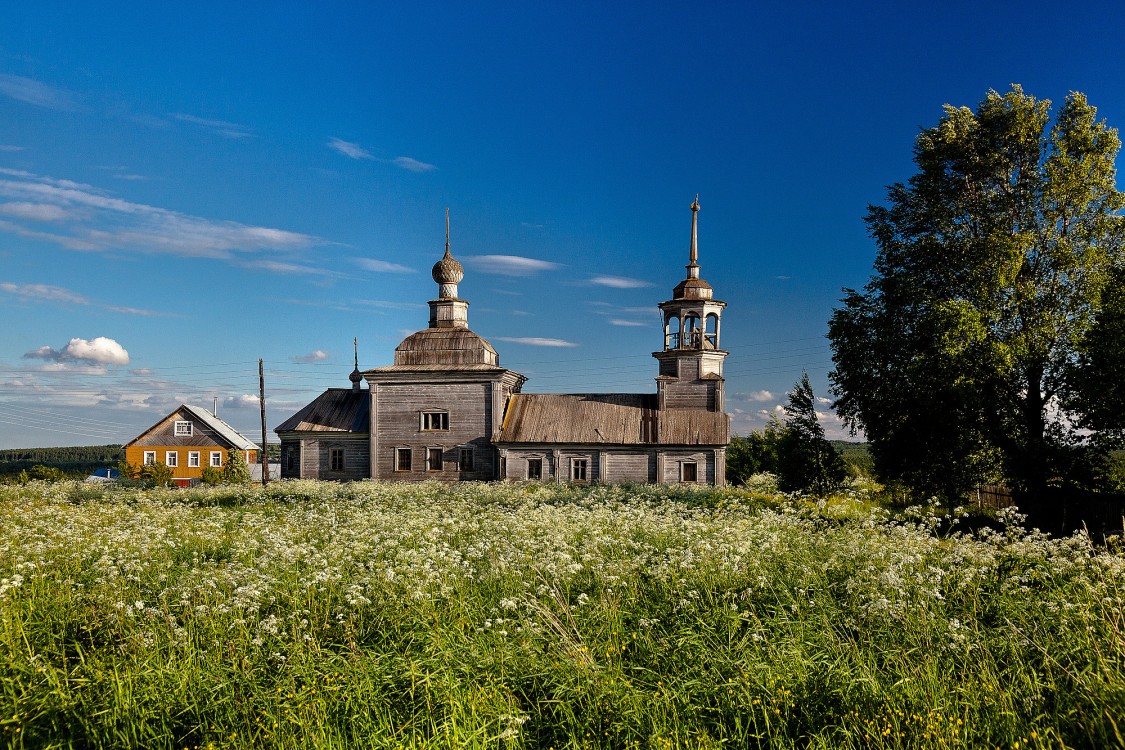Сырья. Церковь Николая Чудотворца. общий вид в ландшафте