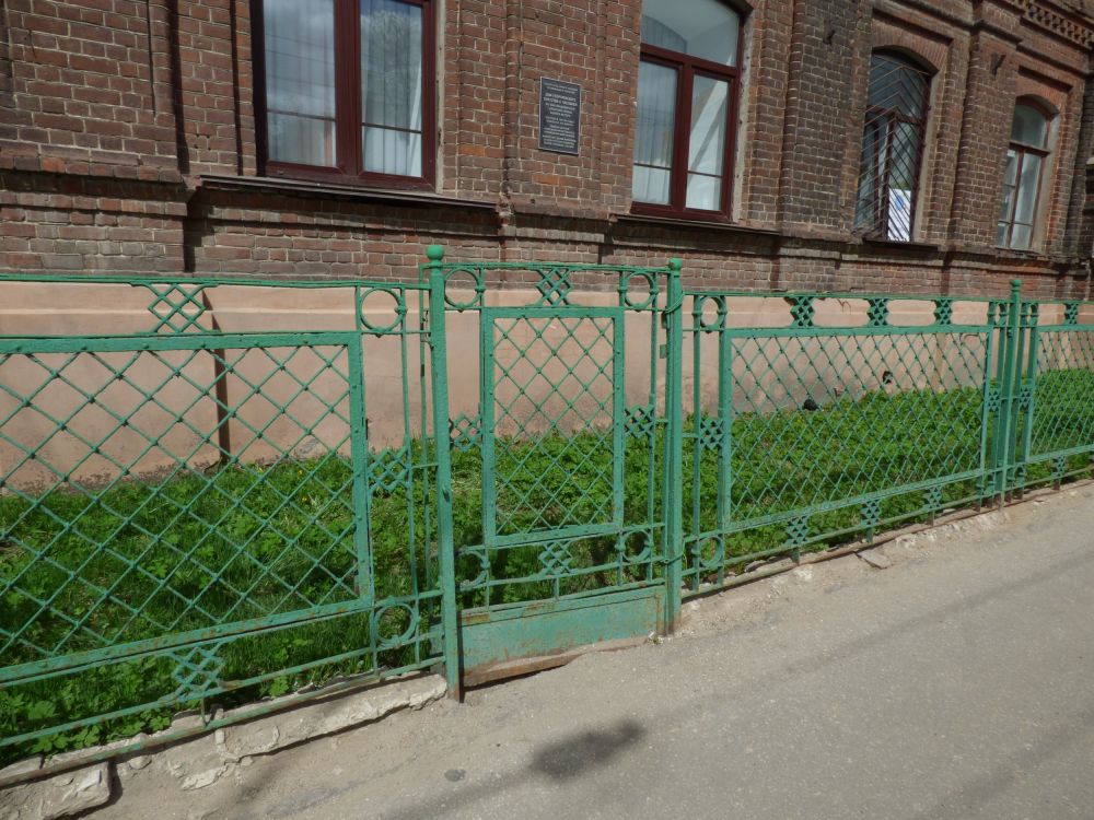 Часовня Владимирской (Оранской) иконы Божией Матери при Доме Георгиевского братства, Нижегородский район (Нижний Новгород, город, Нижегородская область). архитектурные детали, Подлинная ограда часовни Владимирской (Оранской) иконы Божией Матери и дома Георгиевского братства.