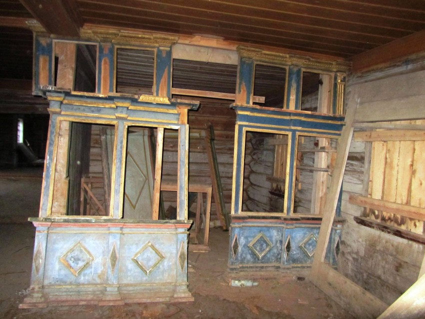 Церковь Николая Чудотворца, Сырья (Онежский район, Архангельская область). интерьер и убранство, дополнительный престол в южной части трапезной