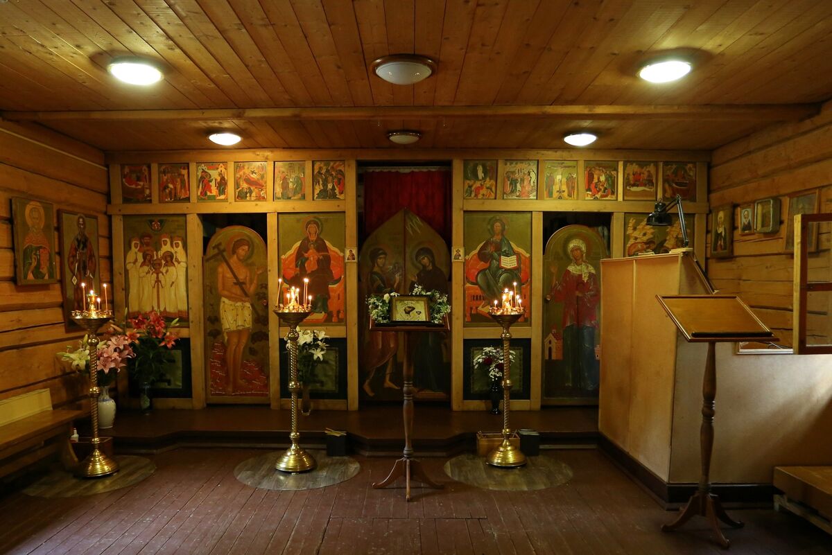 Церковь Ксении Петербургской, Дубна (Талдомский городской округ и г. Дубна, Московская область). интерьер и убранство