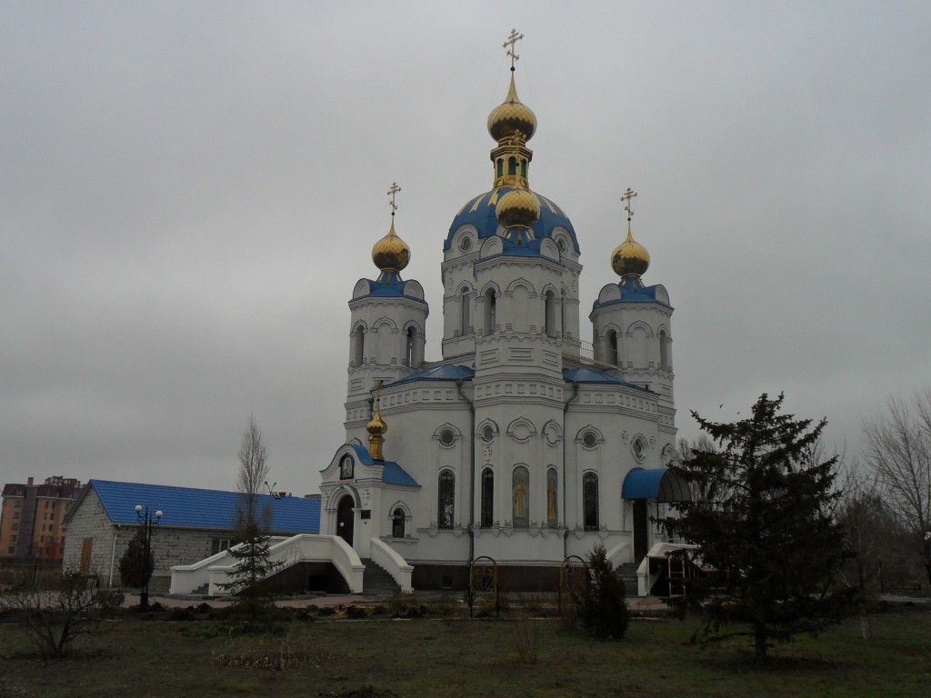 Луганск. Церковь Александра Невского. фасады