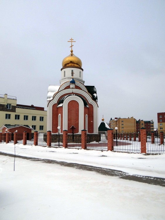 Екатеринбург. Церковь Владимира равноапостольного в Академическом. общий вид в ландшафте