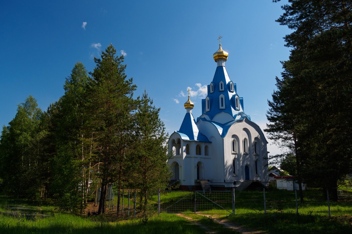 Крева. Церковь Рождества Пресвятой Богородицы. общий вид в ландшафте, Крева. Церковь Рождества Пресвятой Богородицы.