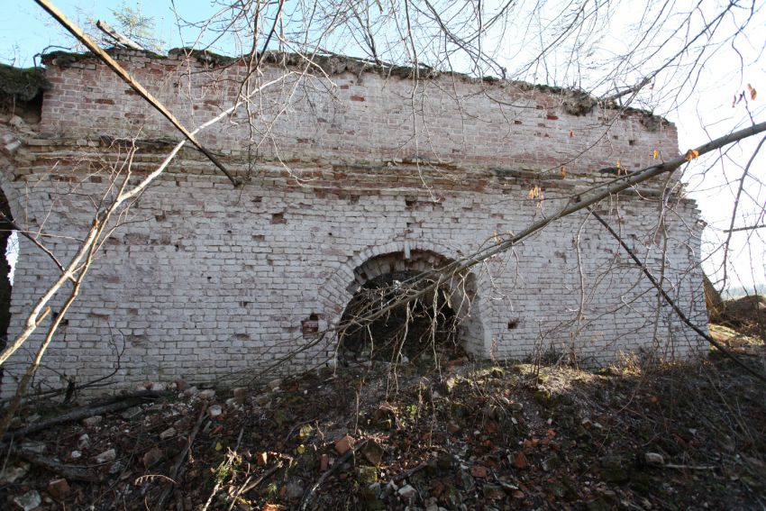 Церковь Рождества Пресвятой Богородицы, Георгиевское (Егорьевское) (Даниловский район, Ярославская область). фасады, Вход в летний храм.