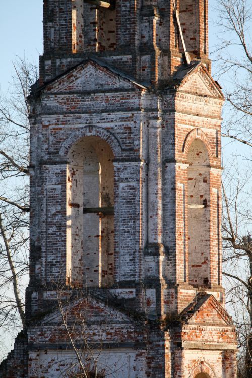 Рябина (Рябинина Пустынь). Церковь Троицы Живоначальной. архитектурные детали