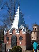 Великий Новгород. Часовня-усыпальница Бергов на Петровском кладбище