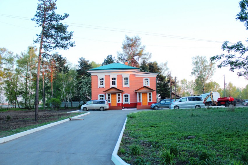 Церковь Михаила Архангела, Иркутск (Иркутск, город, Иркутская область). художественные фотографии, Церковно-приходская школа