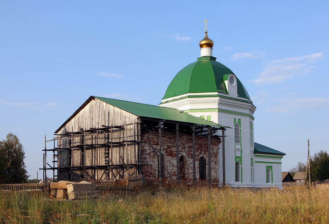 Церковь Троицы Живоначальной, Троица (Белохолуницкий район, Кировская область). фасады, Вид с юго-запада.