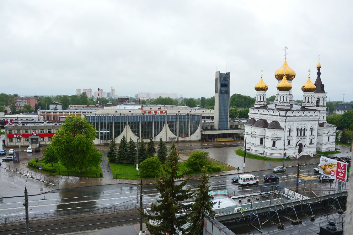 Тверь. Собор Александра Невского (новый). общий вид в ландшафте