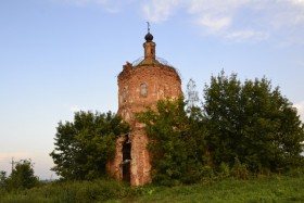 Красное. Богоявления Господня церковь