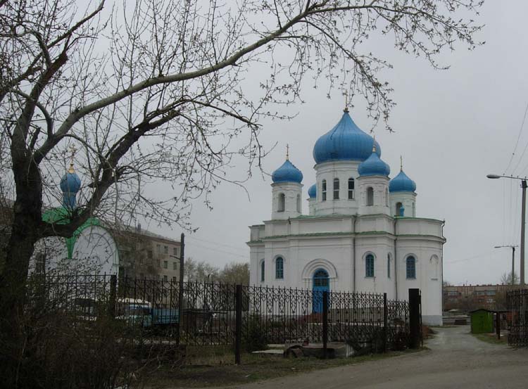 Троицк. Казанско-Богородицкий женский монастырь. Церковь Спаса Преображения. общий вид в ландшафте