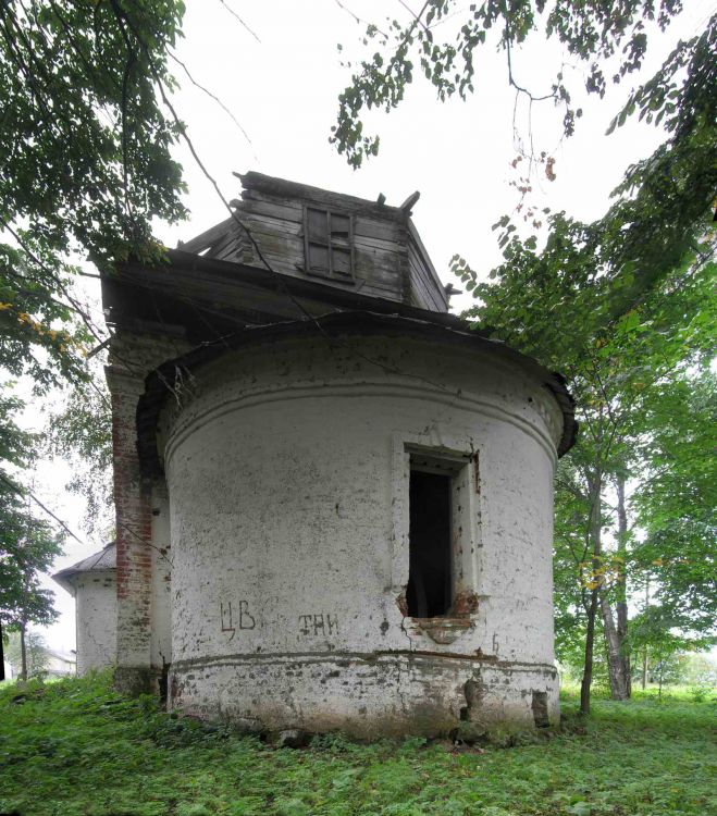 Дмитриевское (Дмитриевский с/с). Церковь Михаила Архангела. общий вид в ландшафте