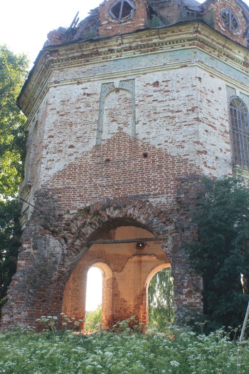 Церковь Троицы Живоначальной, Святополье, урочище (Немский район, Кировская область). фасады