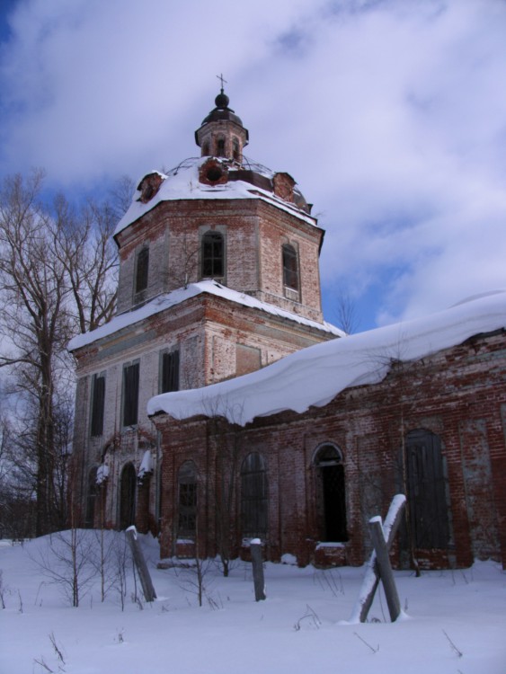 Церковь Троицы Живоначальной, Верхнеивкино, урочище (Верхошижемский район, Кировская область). фасады