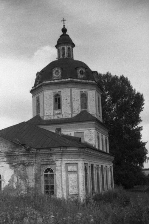 Верхнеивкино, урочище. Церковь Троицы Живоначальной. архивная фотография, Автор Б.И. Татаринов, фото 1958г. С сайта http://www.shizhma.ru/gallery/category/19-churches.html?limitstart=0