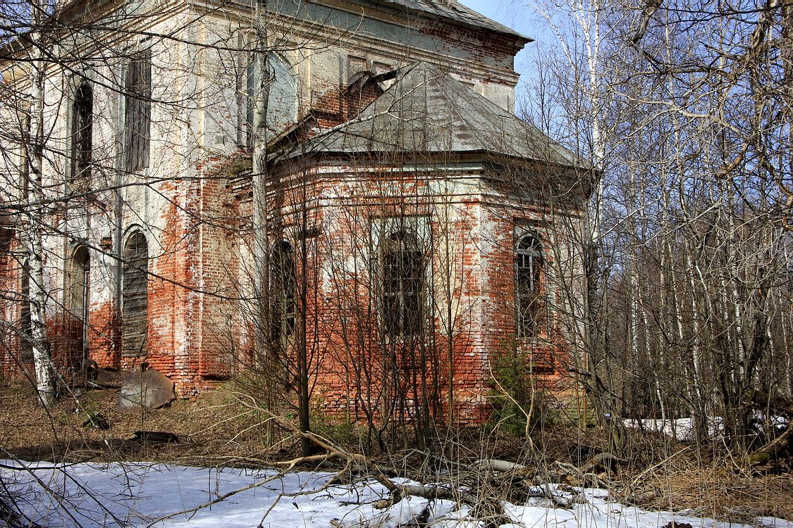 Церковь Троицы Живоначальной, Верхнеивкино, урочище (Верхошижемский район, Кировская область). архитектурные детали, Алтарная апсида.