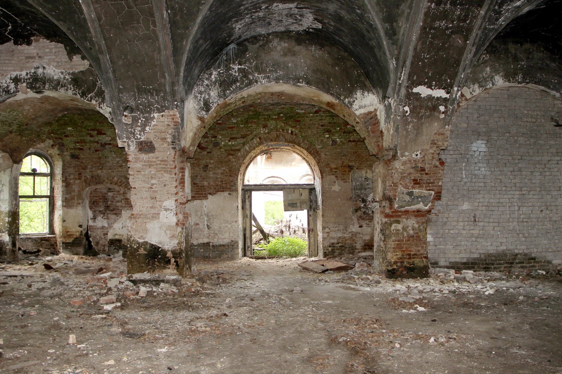 Церковь Троицы Живоначальной, Боровица (Мурашинский район, Кировская область). интерьер и убранство, Восточная часть трапезной. 