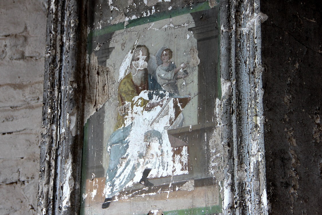 Церковь Троицы Живоначальной, Боровица (Мурашинский район, Кировская область). интерьер и убранство, Остатки росписи в алтаре храма.