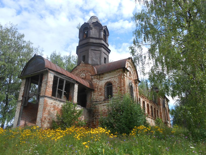 Церковь Воздвижения Креста Господня, Чигирень, урочище (Нолинский район, Кировская область). фасады