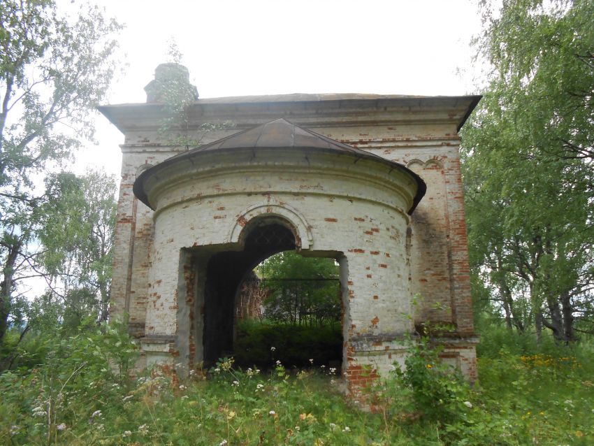 Церковь Воздвижения Креста Господня, Чигирень, урочище (Нолинский район, Кировская область). фасады, Апсида