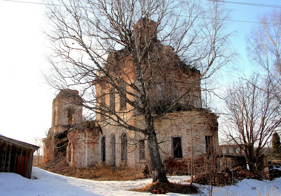 Церковь Сретения Господня, Роговое (Слободской район, Кировская область). фасады, Вид с юго-востока