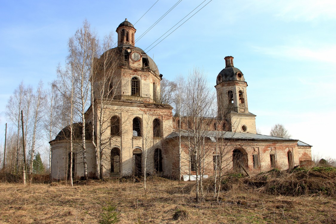 Церковь Спаса Всемилостивого, Иж (Пижанский район, Кировская область). фасады