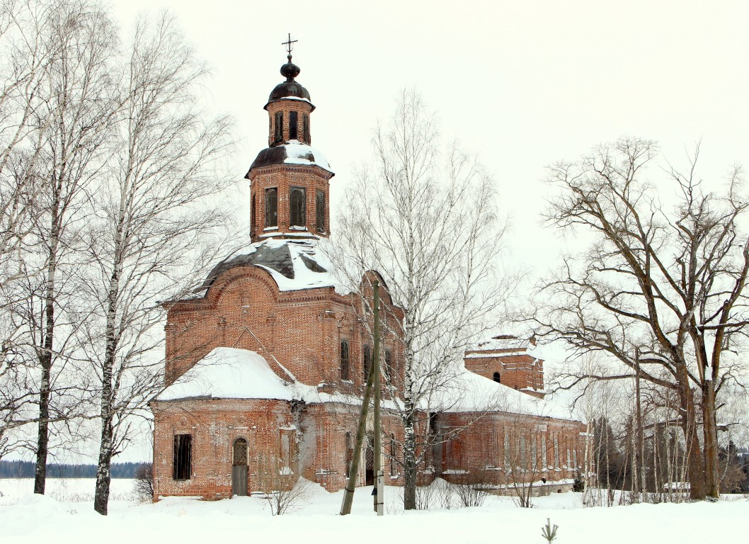 Березник. Церковь Сретения Господня. фасады