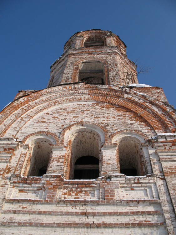 Церковь Вознесения Господня, Лутошкино (Кумёнский район, Кировская область). архитектурные детали