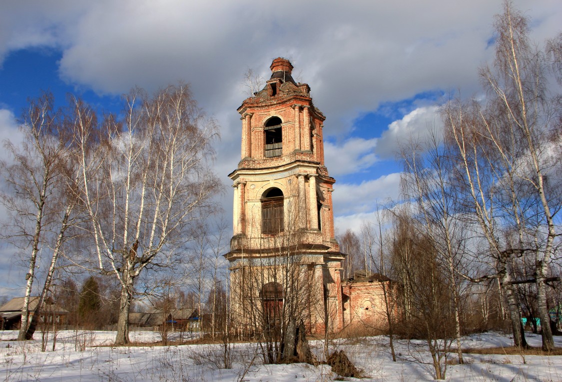 Борок. Церковь Казанской иконы Божией Матери. общий вид в ландшафте
