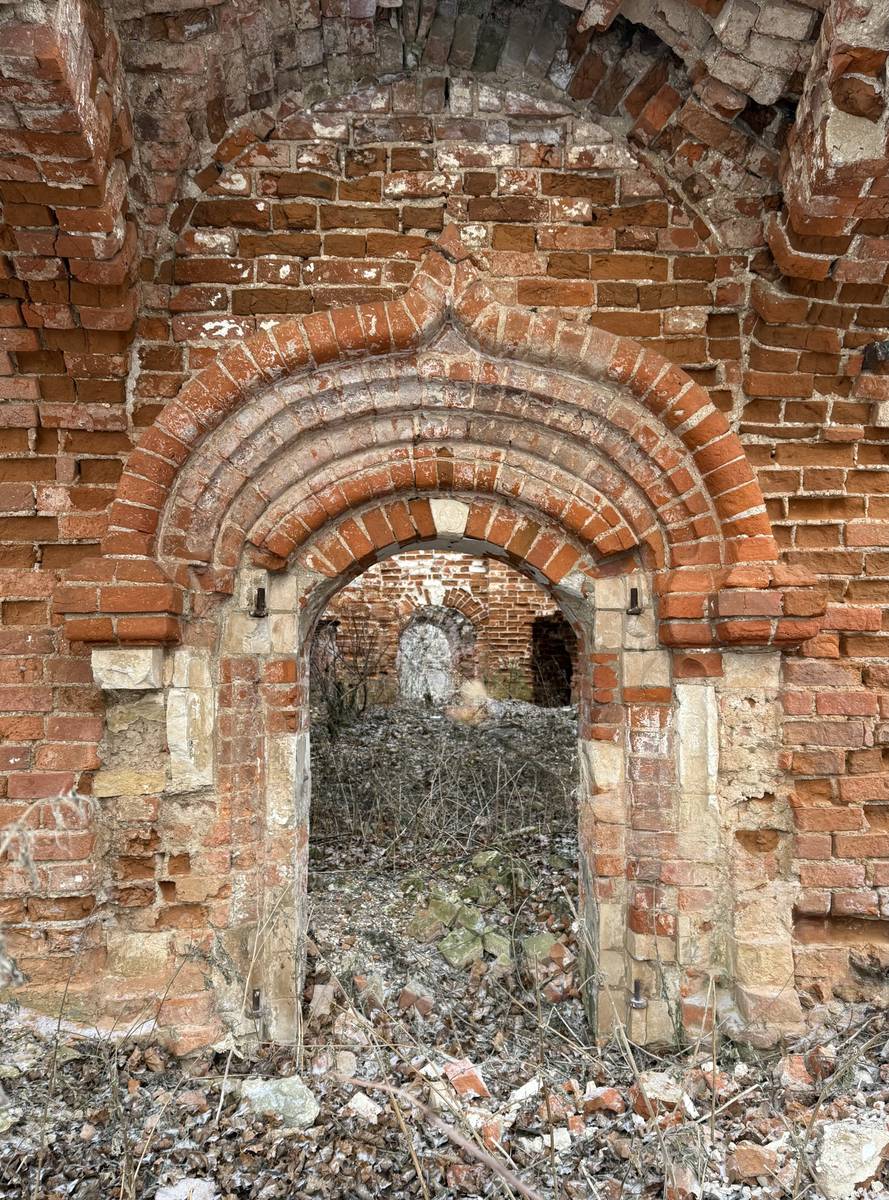 Портал, архитектурные детали. Церковь Михаила Архангела, Жежельна (Ясногорский район, Тульская область)