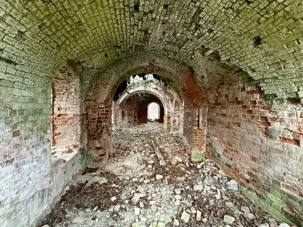 Северный придел, интерьер и убранство. Церковь Михаила Архангела, Жежельна (Ясногорский район, Тульская область)