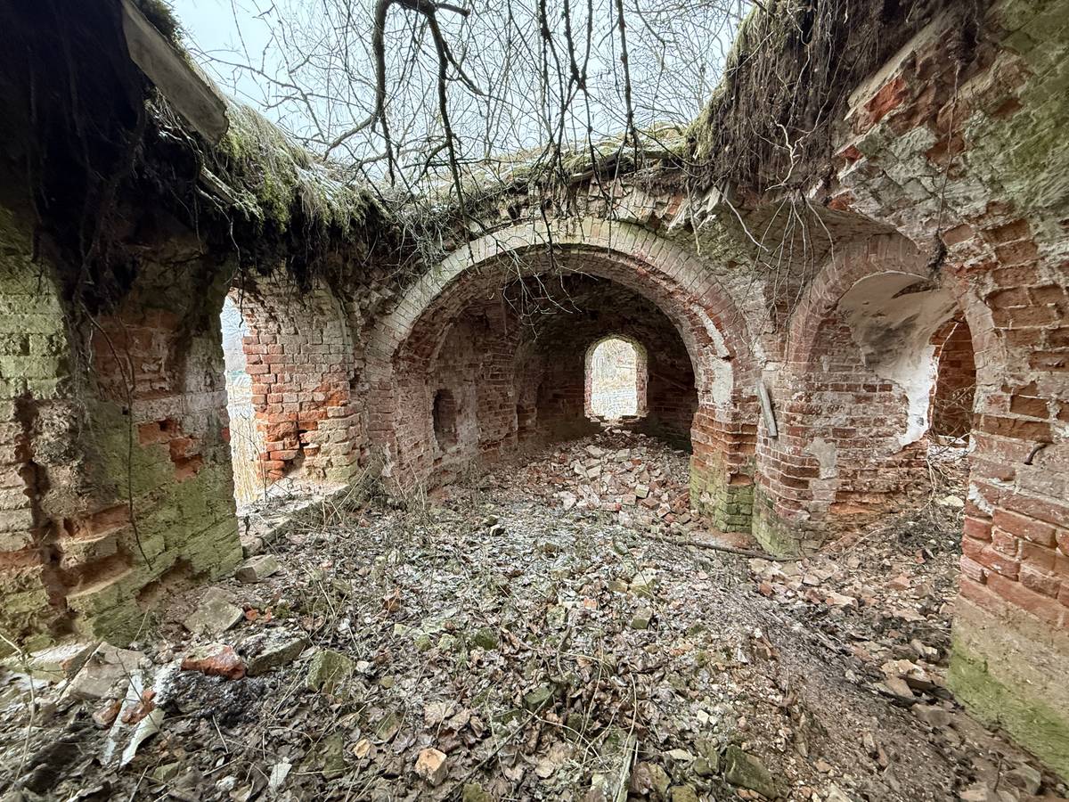 Алтарь северного придела, интерьер и убранство. Церковь Михаила Архангела, Жежельна (Ясногорский район, Тульская область)