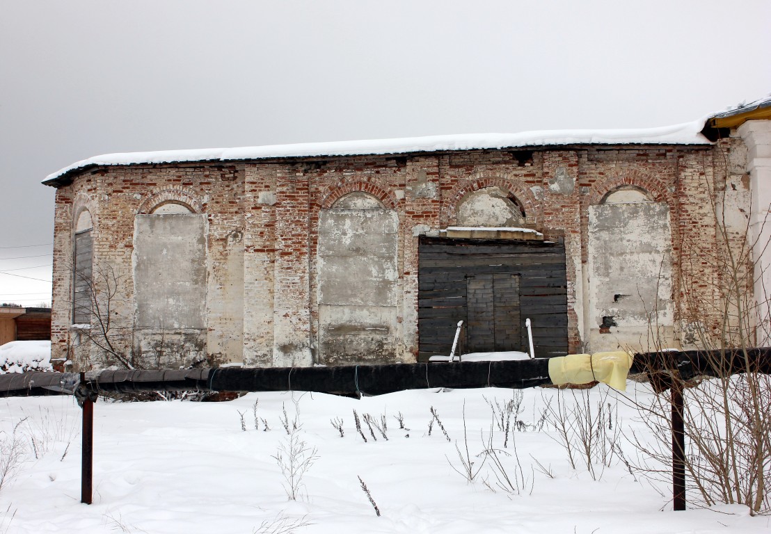Церковь Рождества Христова, Нагорск (Нагорский район, Кировская область). фасады, Остатки стен холодного храма.  