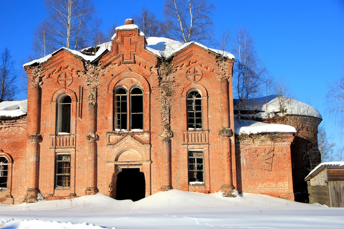 Церковь Успения Пресвятой Богородицы, Николаево (Нагорский район, Кировская область). архитектурные детали